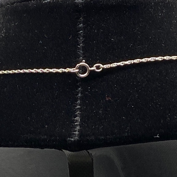 Silver 925 Lavender Amethyst Solitaire Necklace - Picture 5 of 7